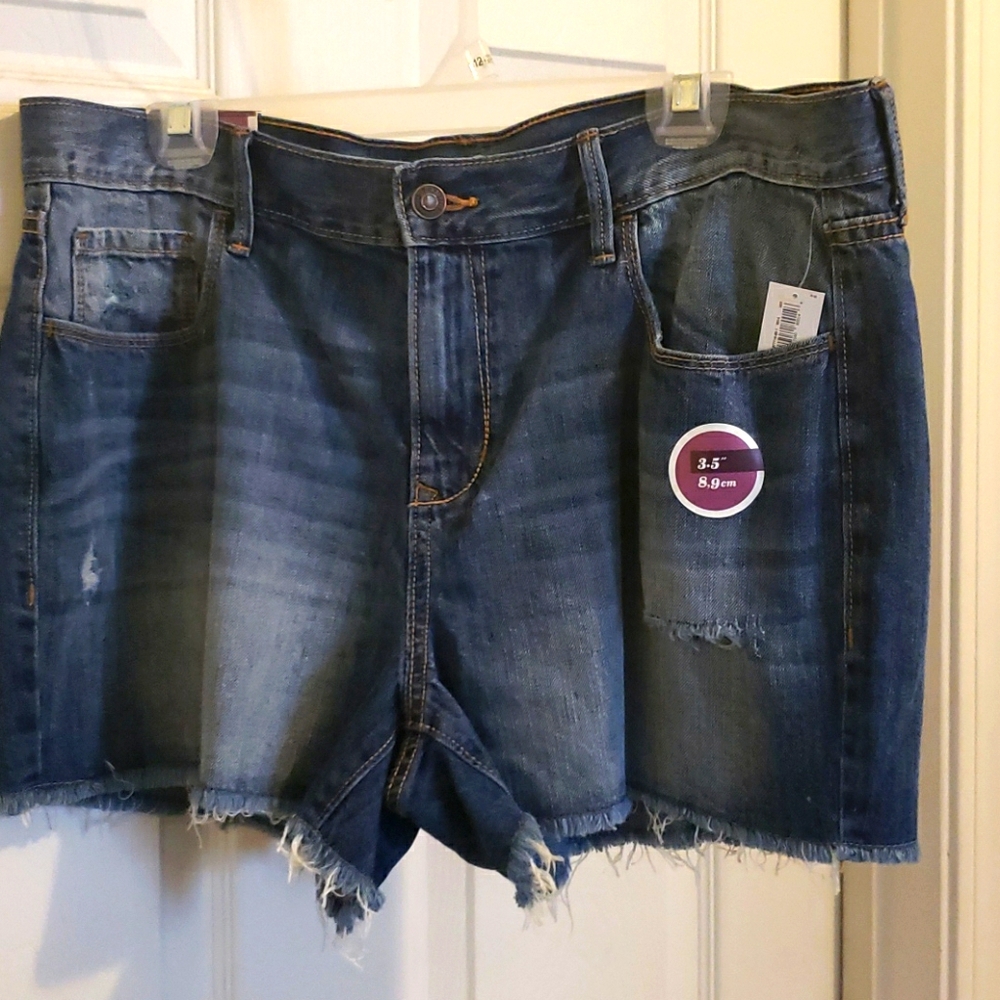 NWT Old Navy Diva jean shorts